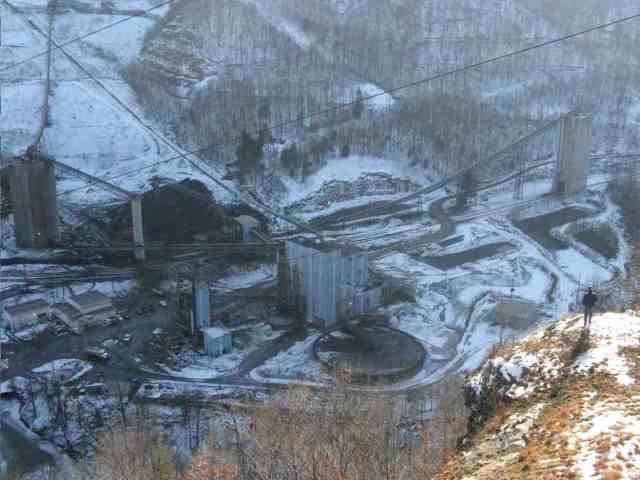Observer on bluff (lower right) above Massey’s Goals Coal processing plant, near sludge impoundment and Marsh Fork Elementary School, Sundial, WVa, Jan 2010/carolyna, Greenpeace, usactions.greenpeace.org Observer on bluff (lower right) above Massey’s Goals Coal processing plant, near sludge impoundment and Marsh Fork Elementary School, Sundial, WVa, Jan 2010/carolyna, Greenpeace, usactions.greenpeace.org