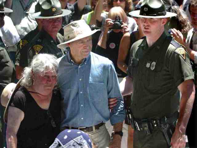 NASA climate scientist James Hansen & unidentified woman are arrested anti-MTR march & rally, Massey’s Goals Coal processing plant, Sundial, WVa, June 23, 2009/ Chris Dorst, The Charleston Gazette, blogs.wvgazette.com NASA climate scientist James Hansen & unidentified woman are arrested anti-MTR march & rally, Massey’s Goals Coal processing plant, Sundial, WVa, June 23, 2009/ Chris Dorst, The Charleston Gazette, blogs.wvgazette.com