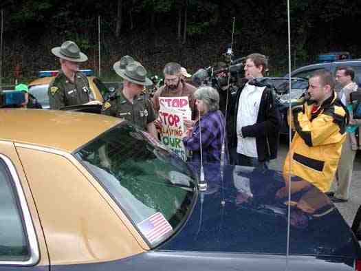 Judy Bonds is arrested for trespassing during march & rally at Massey’s Goals Coal processing plant, Sundial, WVa, May 24, 2005/ Vivian Stockman, OHVEC, ohvec.org Judy Bonds is arrested for trespassing during march & rally at Massey’s Goals Coal processing plant, Sundial, WVa, May 24, 2005/ Vivian Stockman, OHVEC, ohvec.org