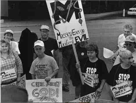 Judy Bonds joins protest outside Massey shareholders’ meeting, Marriott Center, Charleston WVa, May 18, 2004/Builder Levy, “Revisiting The Appalachian Coalfield,” allciapatterson.org Judy Bonds joins protest outside Massey shareholders’ meeting, Marriott Center, Charleston WVa, May 18, 2004/Builder Levy, “Revisiting The Appalachian Coalfield,” allciapatterson.org