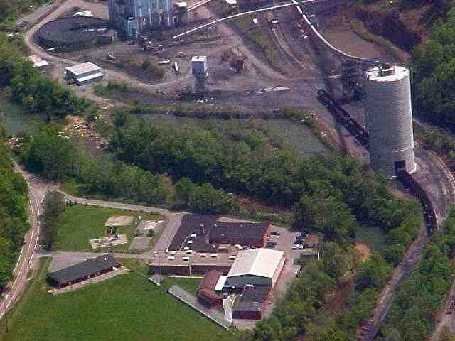 Marsh Fork Elementary School (foreground), Massey coal processing plant, Sundial, WVa, undated/Britney Williams, Coal River Mountain Watch, The Charleston Gazette, blogs.wvgazette.com Marsh Fork Elementary School (foreground), Massey coal processing plant, Sundial, WVa, undated/Britney Williams, Coal River Mountain Watch, The Charleston Gazette, blogs.wvgazette.com