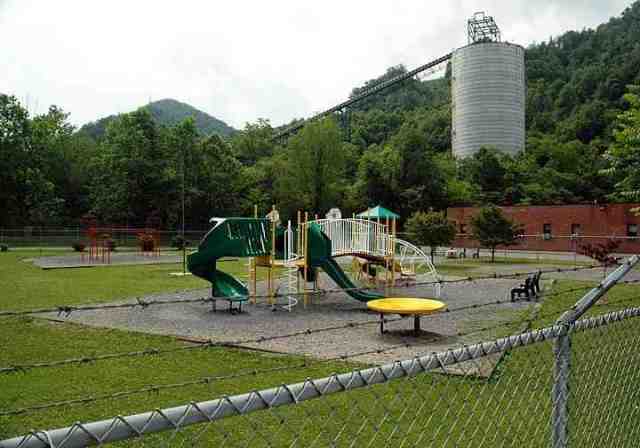 Marsh Fork Elementary School, Massey coal silo & conveypr, Sundial, WVa, June 05/Martin Pasqualetti, picasaweb.google.com Marsh Fork Elementary School, Massey coal silo & conveypr, Sundial, WVa, June 05/Martin Pasqualetti, picasaweb.google.com
