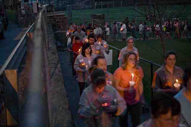 Residents holds vigil for lost miners outside local elementary school, Whitesville, WVa, April 7, 2010/Kayana Szymczak, Getty MSNBC, msnbc.com Residents holds vigil for lost miners outside local elementary school, Whitesville, WVa, April 7, 2010/Kayana Szymczak, Getty MSNBC, msnbc.com