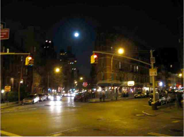 Supermoon over Greenwich Village, NYC, March 19, 2011/gkwallace, ginisnaturenews.com Supermoon over Greenwich Village, NYC, March 19, 2011/gkwallace, ginisnaturenews.com