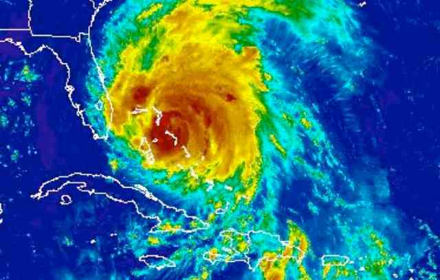 Hurricane Irene over the Bahamas, Aug 25 2011/NOAA Satellite and Information Service, ssd.noaa.gov