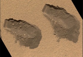 Scoop marks, each about 1.6" wide, left on surface of Mars by rover Curiosity, Oct 31, 2012/NASA, Washington Post Scoop marks, each about 1.6" wide, left in Martian soil by Rover Curiosity, Oct 31, 2012/NASA, Washington Post
