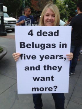 Protester outside Georgia Aquarium, July 21, 2012//VeganESP.com Protester outside Georgia Aquarium, July 21, 2012//VeganESP.com