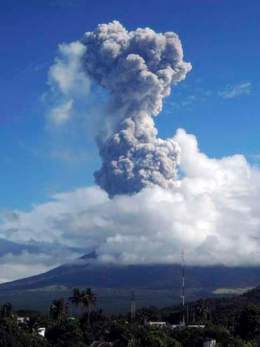 Mayon Volcano spews ash, Legazpi City, Central Philippines, May 7, 2013/Rhaydz Barcia, Reuters, Sky News 