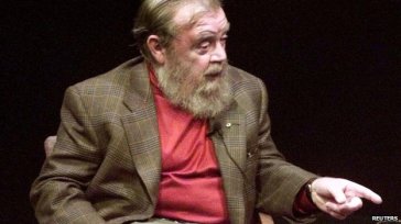 Farley Mowat, undated/ Reuters, BBC News