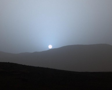 Curiosity rover image of sunset on Mars from Gale Crater, April 15, 2015 / NASA, JPL-Caltech, MSSS / Click for more.